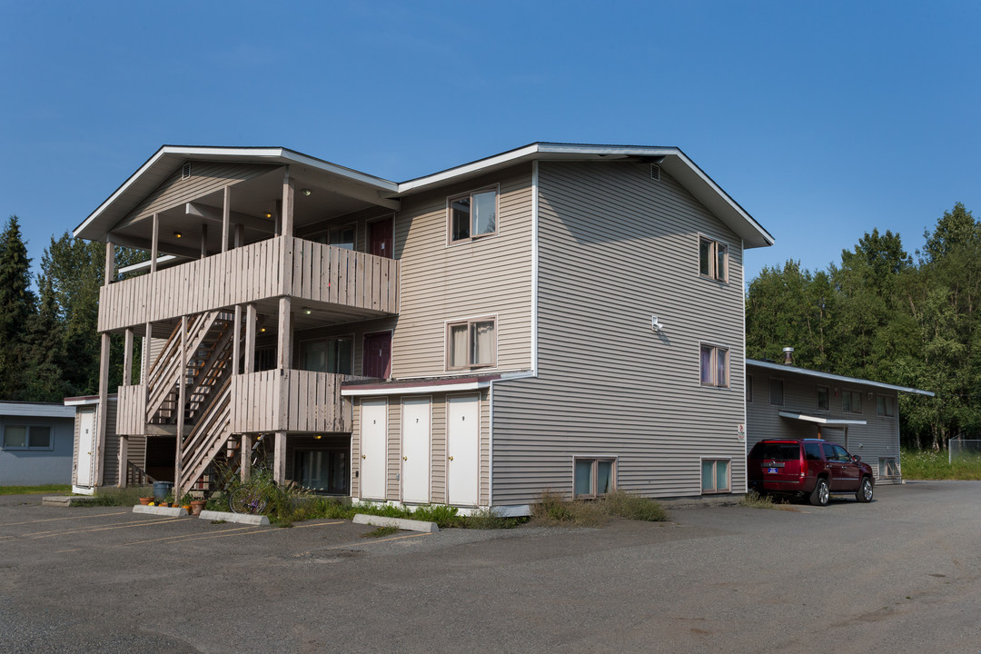 2116 Fairbanks St in Anchorage, AK - Foto de edificio