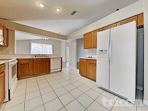 30812 Midtown Ct in Wesley Chapel, FL - Foto de edificio - Building Photo