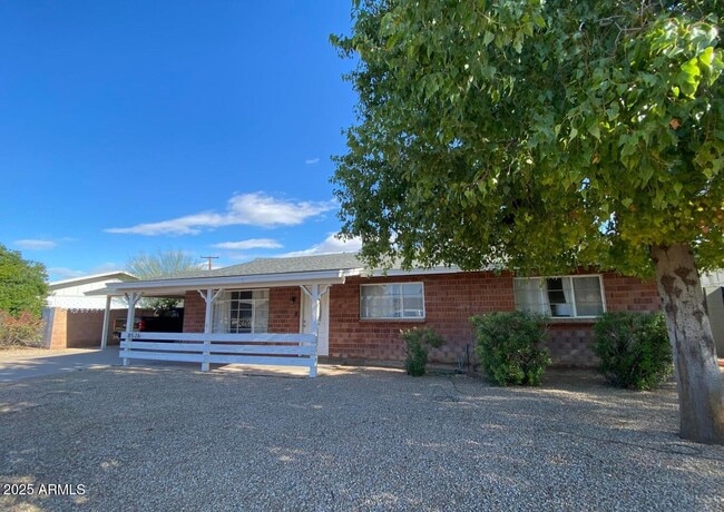8526 E Pinchot Ave in Scottsdale, AZ - Building Photo - Building Photo
