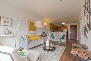 The Linden in Portland, OR - Building Photo