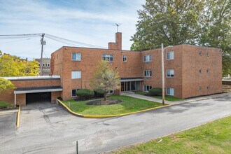 Shady Cove Apartments in Lakewood, OH - Building Photo - Building Photo