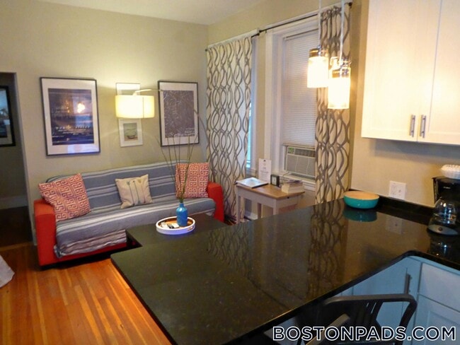 20 Moon St, Unit 2 in Boston, MA - Building Photo - Building Photo