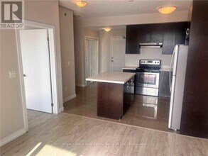 2490 Old Bronte Rd in Oakville, ON - Building Photo - Building Photo