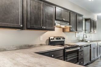 533 Misty Meadow Blvd in Hartford, WI - Building Photo - Building Photo