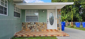 1941-1943 NW 32nd St in Miami, FL - Building Photo