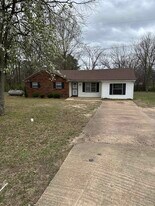 8859 Wilkinsville Rd in Millington, TN - Building Photo