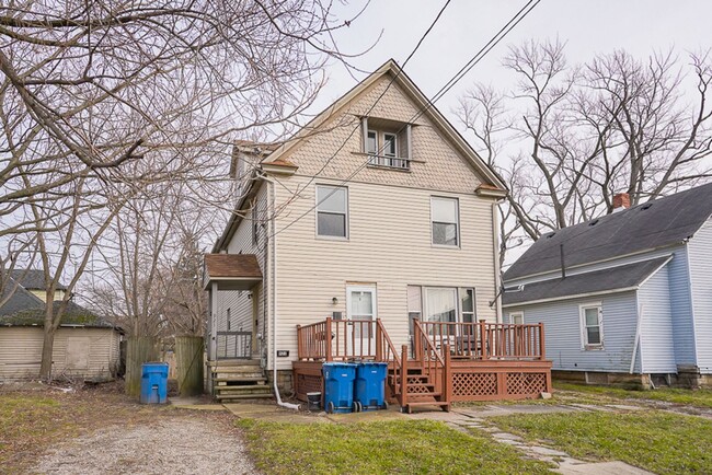 property at 1025 W 23rd St