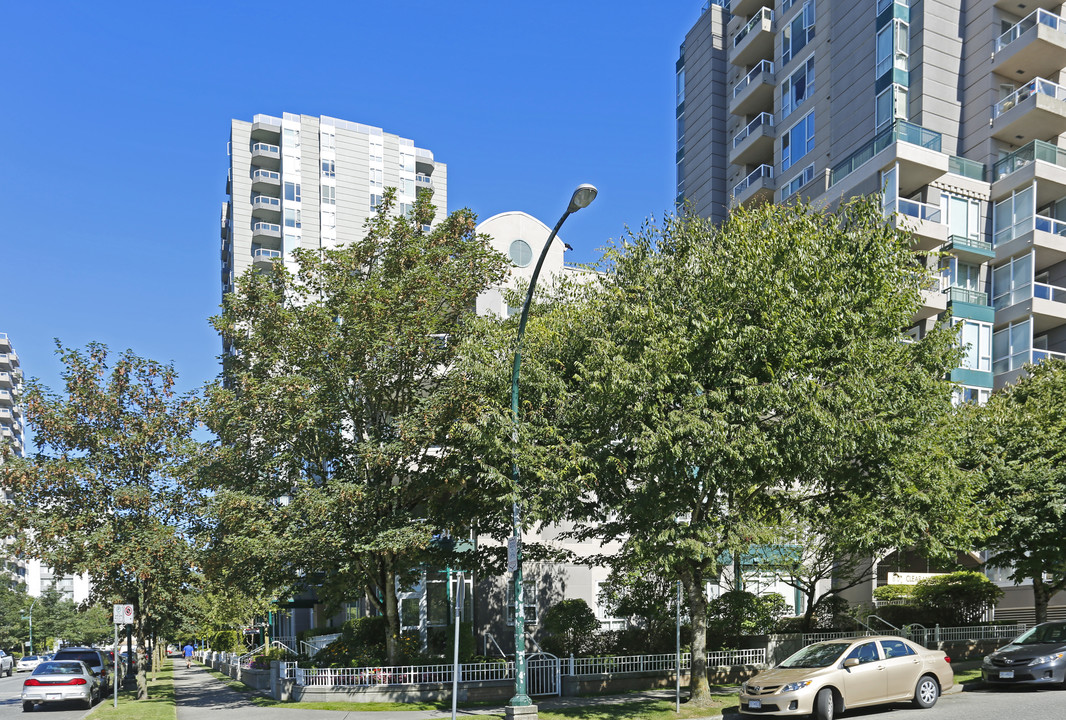 Mac Gregor Court in Vancouver, BC - Building Photo