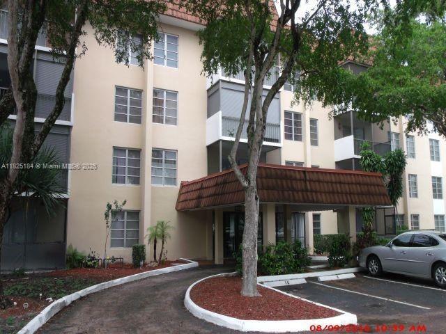 property at 4154 Inverrary Dr