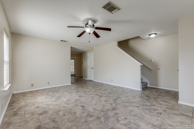5002 River Kenton in San Antonio, TX - Building Photo - Building Photo