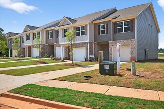 2825 Lillian Ln in Douglasville, GA - Building Photo - Building Photo