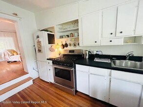 79 Reynolds Ln in Bearsville, NY - Building Photo - Building Photo