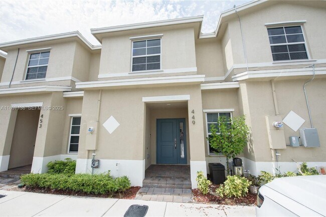 449 NE 4th Terrace in Florida City, FL - Building Photo - Building Photo