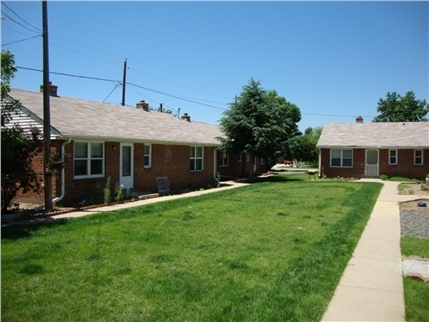 1660 W Girard Ave in Sheridan, CO - Building Photo - Building Photo