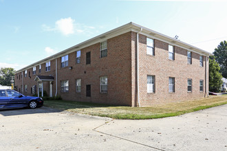 Dommar Apartments in Willoughby, OH - Building Photo - Building Photo