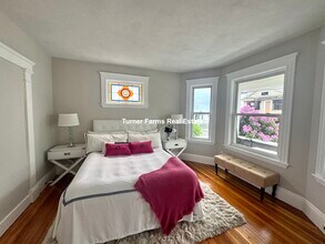 84 Quincy St, Unit 1 in Medford, MA - Building Photo - Building Photo