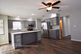 10624 Sandridge Ct in Orlando, FL - Foto de edificio - Building Photo