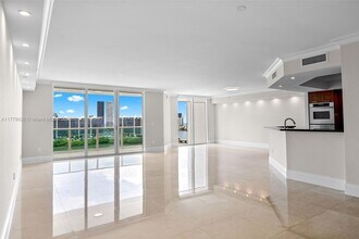 3301 NE 183rd St, Unit 1604 in Aventura, FL - Building Photo - Building Photo