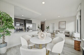 45 S Grove St in East Orange, NJ - Building Photo - Building Photo