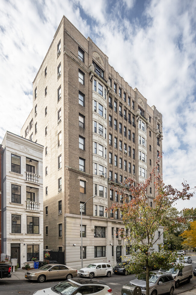 706 Riverside Dr in New York, NY - Building Photo - Building Photo