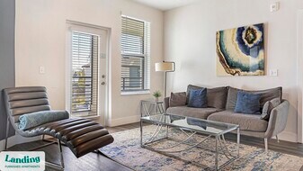 4950 W Prescott St in Tampa, FL - Building Photo