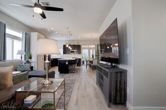 755 Cam Del Ray in Henderson, NV - Building Photo - Building Photo