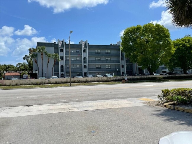 1750 N Congress Ave in West Palm Beach, FL - Building Photo - Building Photo