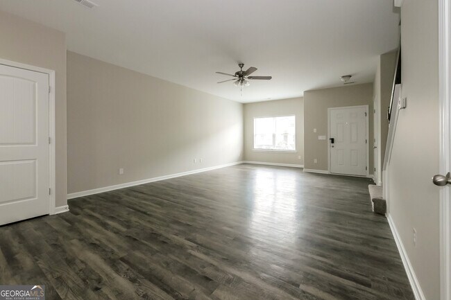 6109 Oakley Rd in Union City, GA - Building Photo - Building Photo