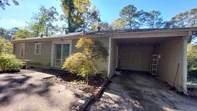 6011 Blackhawk Ct SE in Mableton, GA - Building Photo - Building Photo