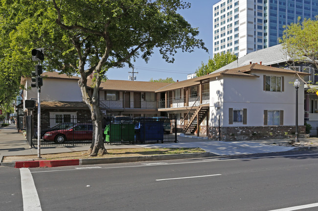 700 12th St in Sacramento, CA - Foto de edificio - Building Photo