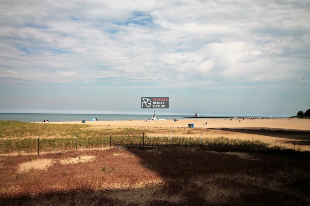 5815 N Sheridan Rd in Chicago, IL - Foto de edificio