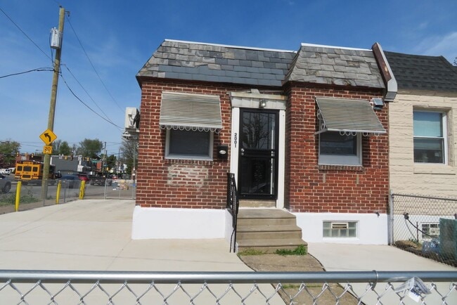 2001 Rosalie St