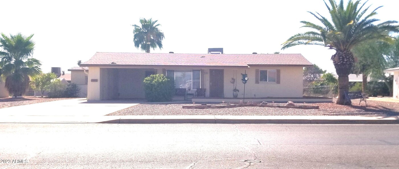 716 N 64th St in Mesa, AZ - Foto de edificio