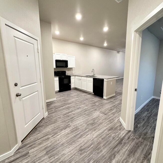 2106 N Avenue J in Lubbock, TX - Building Photo - Building Photo