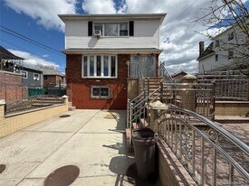 83-11 169th St in Queens, NY - Building Photo