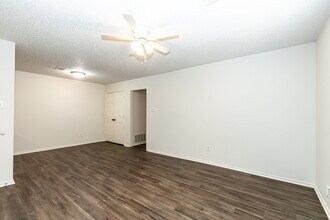 4401 36th St in Lubbock, TX - Building Photo - Building Photo