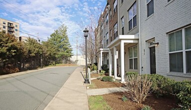 874 Estes St in Charlottesville, VA - Building Photo - Building Photo