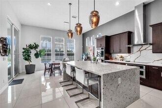 5202 S Sterling Ranch Cir in Davie, FL - Building Photo - Building Photo