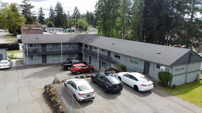 Westland Apartments in Lakewood, WA - Building Photo - Building Photo