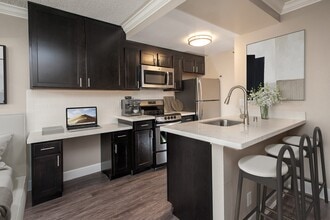 Tower 737 Condominium Rentals in San Francisco, CA - Foto de edificio - Building Photo