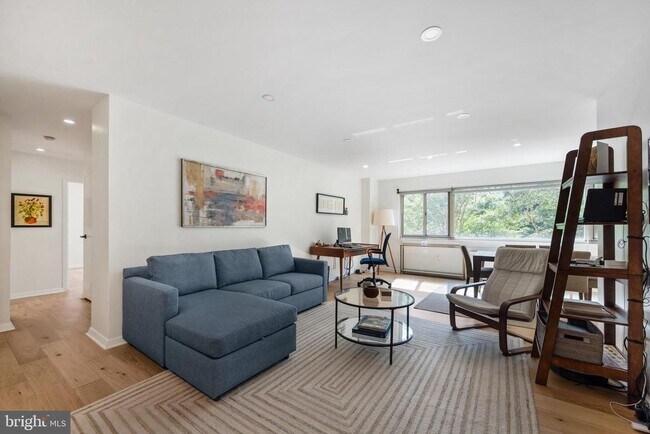 4600 Connecticut Ave NW in Washington, DC - Building Photo - Building Photo