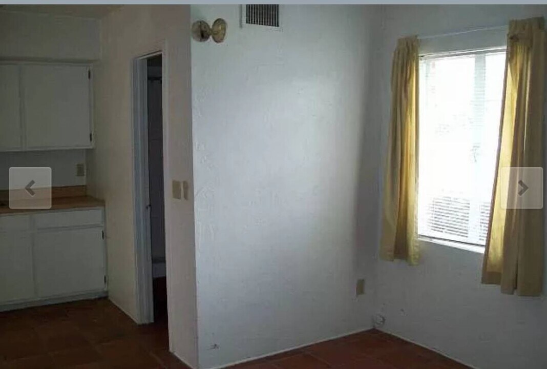 1320 S Ash Ave, Unit Studio in Tempe, AZ - Building Photo