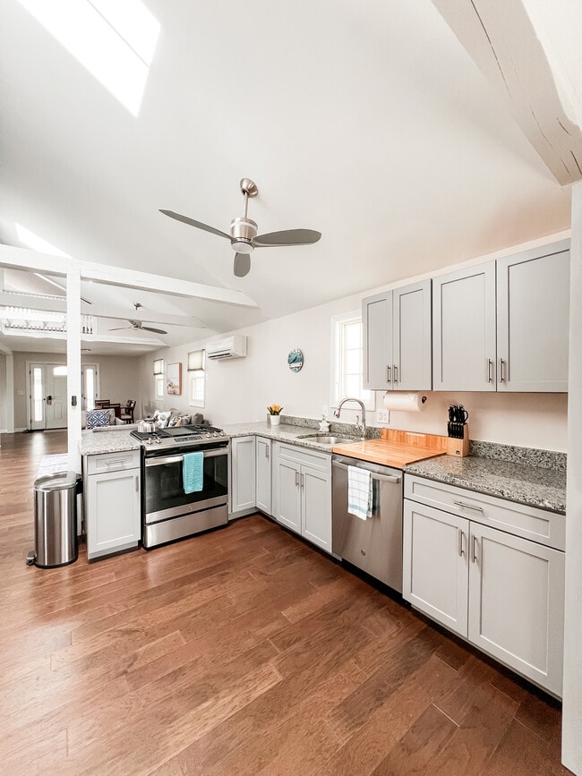 12 Atlantic Ave, Unit Unit 3 in Salisbury, MA - Building Photo - Building Photo