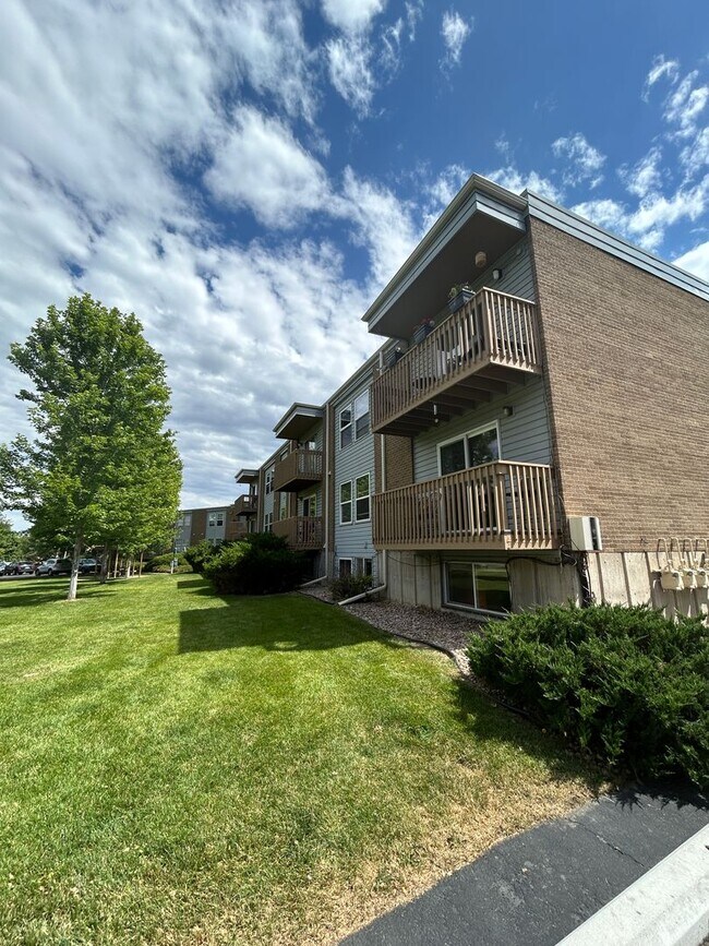 property at 1608 Cottonwood Dr