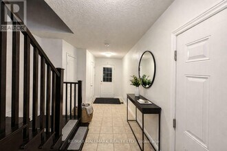 27 Waterbridge St in Hamilton, ON - Building Photo - Building Photo