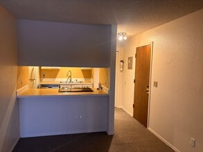 2100 Minerva Way in Anchorage, AK - Building Photo - Building Photo
