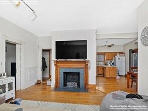 287 Summit Ave, Unit 3 in Boston, MA - Building Photo - Building Photo