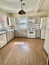 6 Edgewood Dr in Woodbury, NY - Building Photo - Building Photo