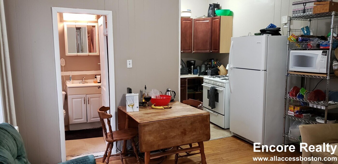 464 Park Dr, Unit 2A in Boston, MA - Building Photo