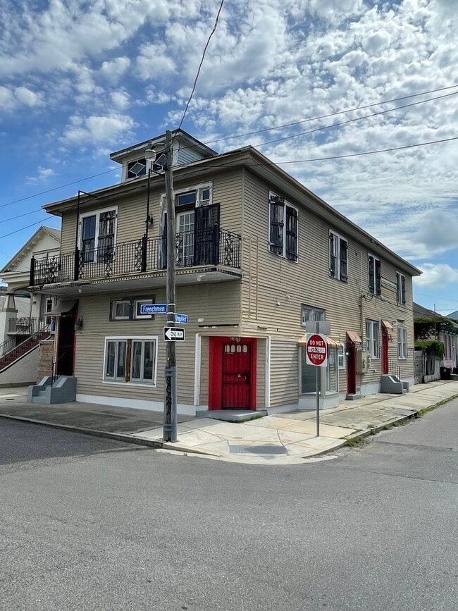 property at 2103 Urquhart St